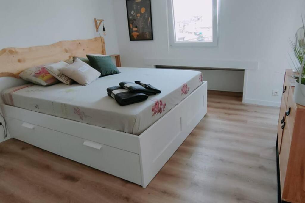Petit Loft Sur Les Toits D'avignon * Avinhão